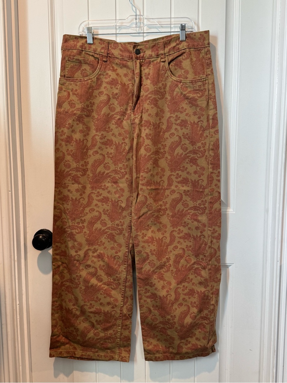 Zara Women's Wide Leg Jeans in Rust Paisley on Tan